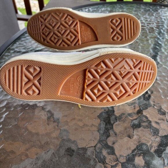 Converse All Star Leather Athletic Shoes - Unisex -Woman''s 7, Men's 5 - Picture 6 of 7